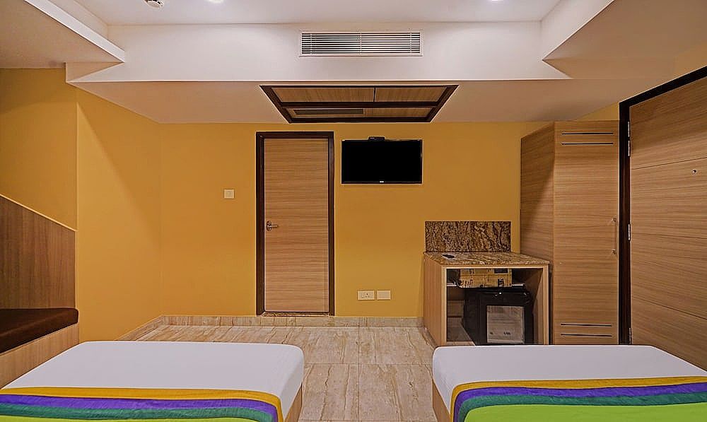 Treebo Fourth Avenue Deluxe Double Room 20