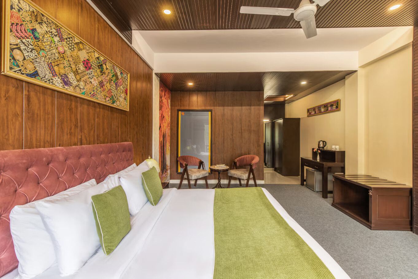 Family Suite With Attached Balcony And Ganga View