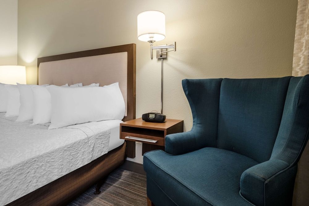 One King Bed, Non-Smoking, Accessible