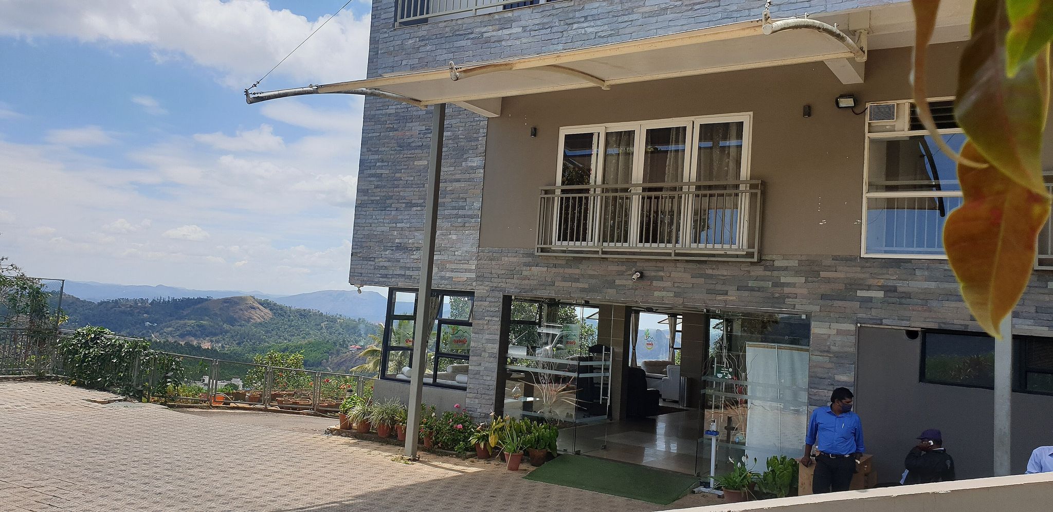 undefined The Munnar Queen 9