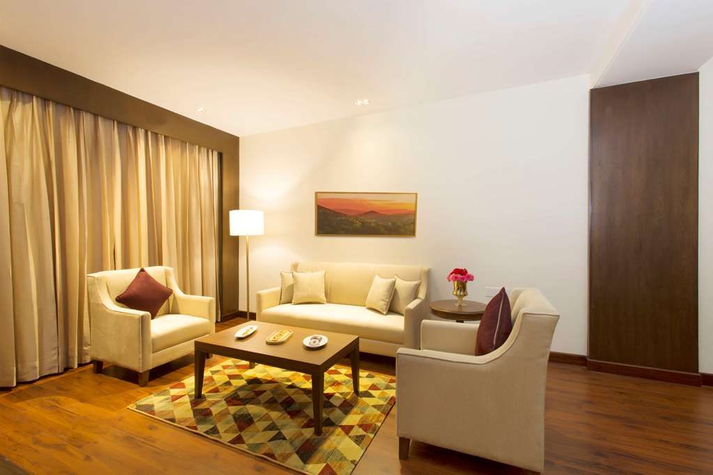 Inde Royal Tulip Kufri Superior King Room 9