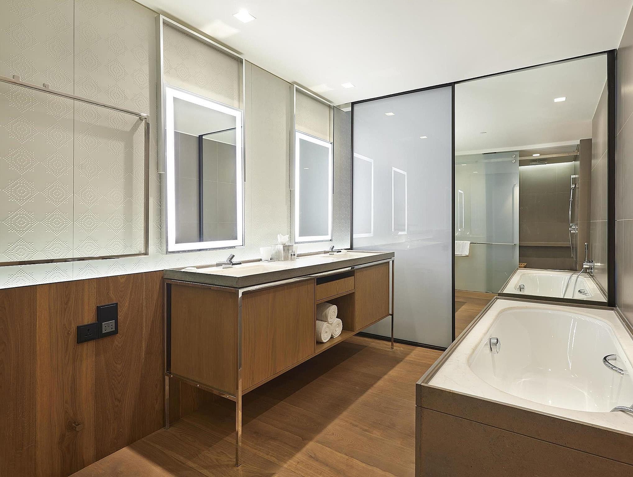 2 Twin Beds With Runway View