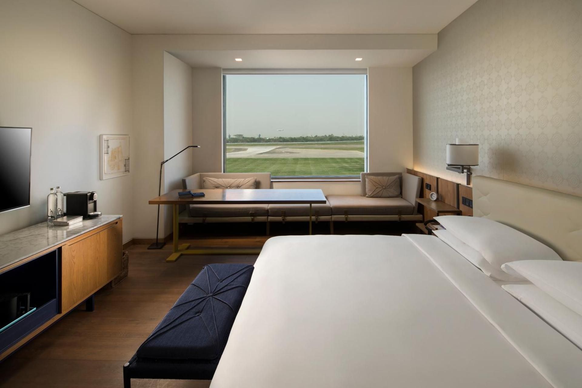 1 King Bed With Runway Deluxe View
