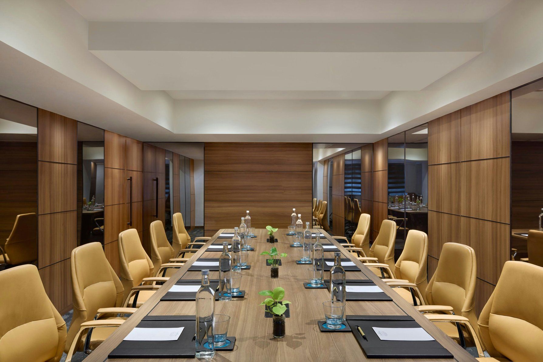 Emerald - Meeting Room