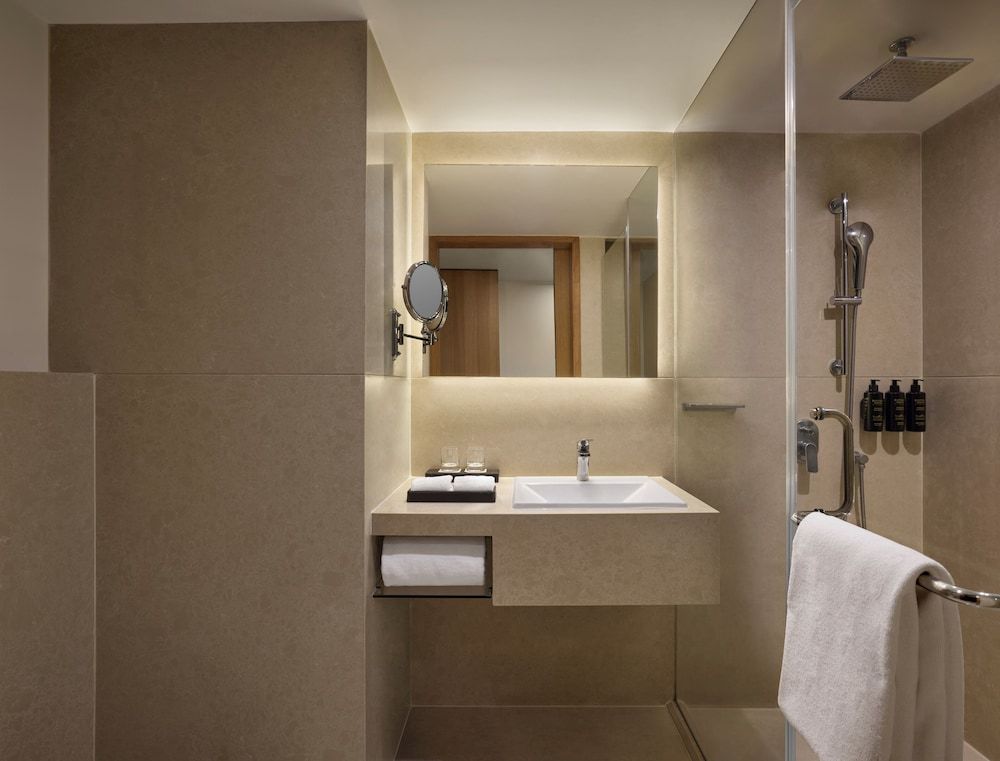 The Fern Mumbai, Goregaon, Series by Marriott Room, 1 King Bed, Smoking, City View 2