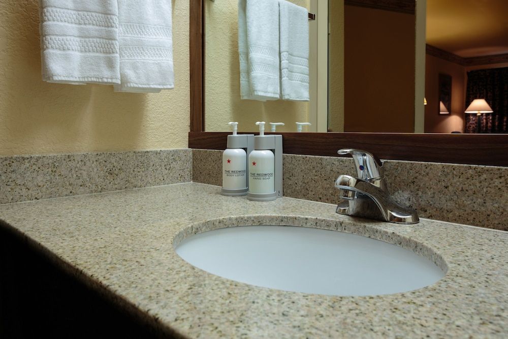 The Redwood Riverwalk, A Boutique Hotel Executive Room 5