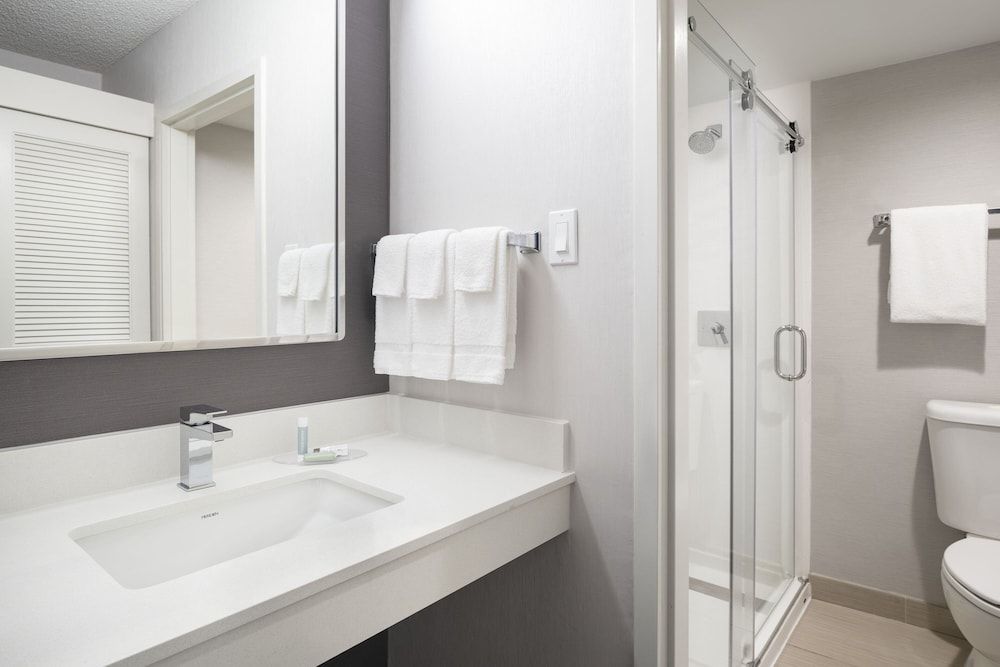 Room, 2 Queen Beds, Non Smoking, Courtyard View (Hearing Accessible)