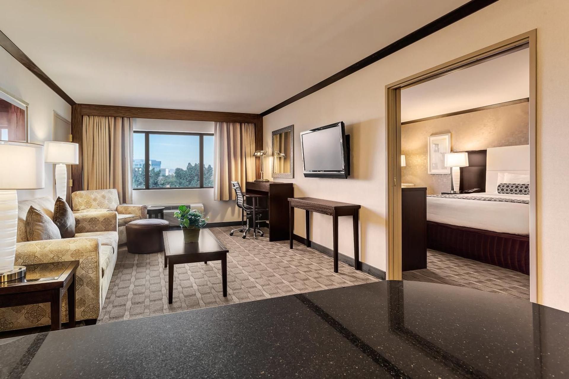 1 King Suite Non-Smoking