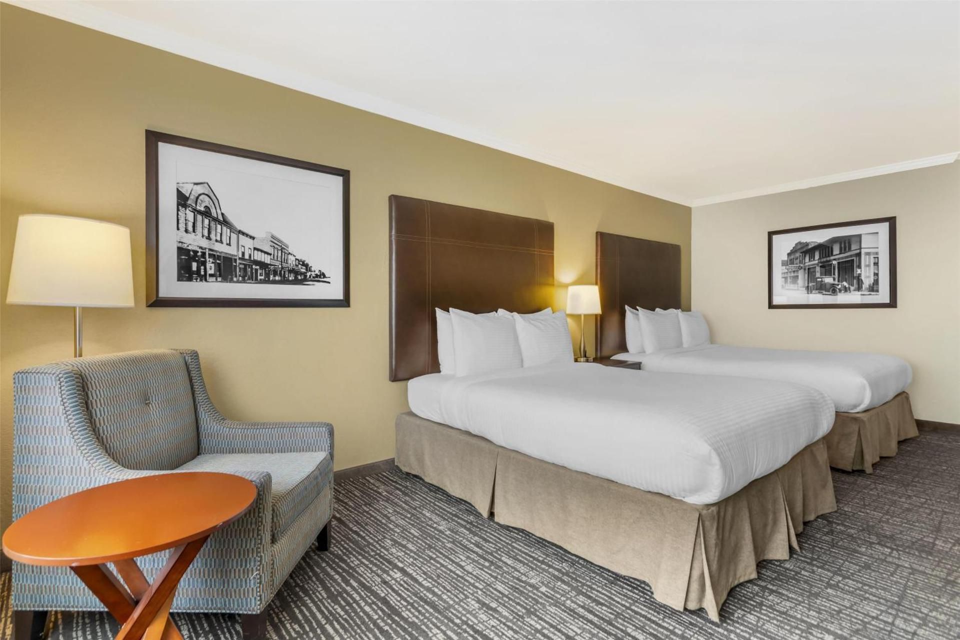 Accessibility - 2 Queen, Walk-in Shower, Nonsmoking