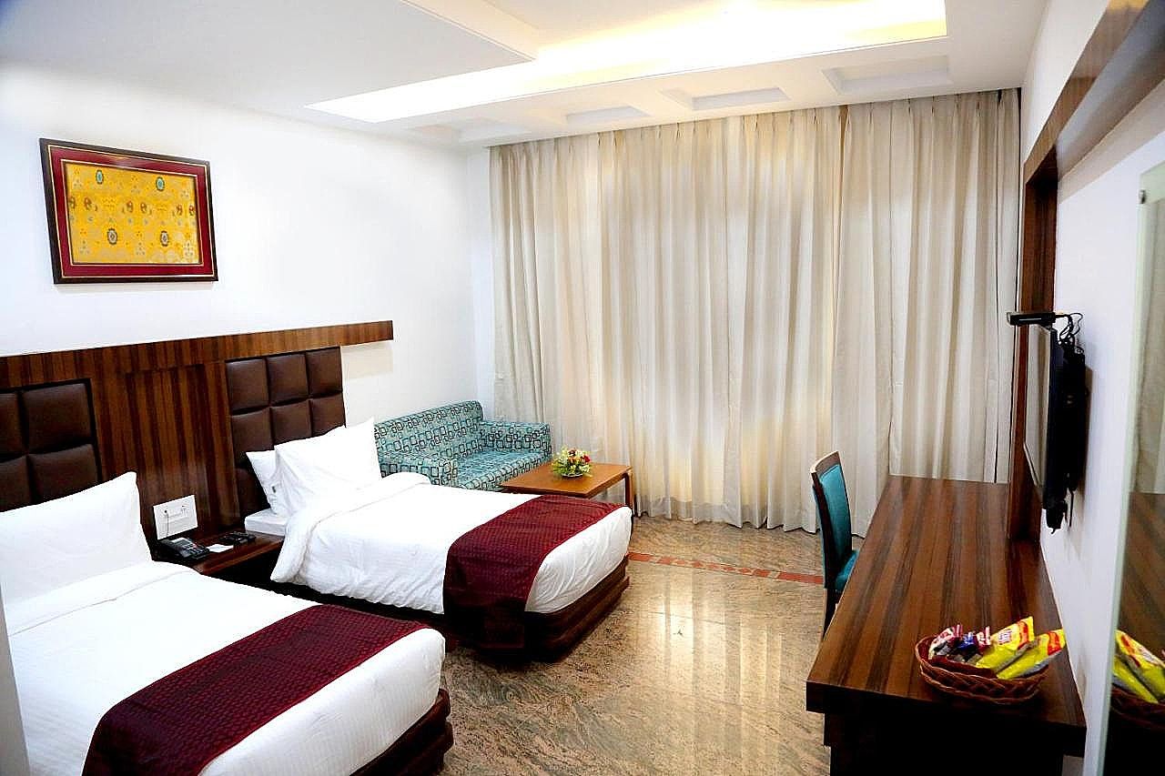 Hotel Silk City Executive Room, 2 Twin Beds, Smoking, City View