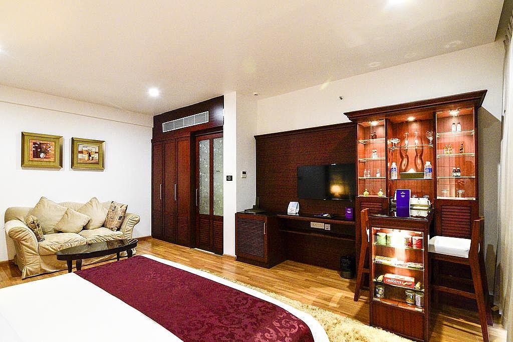 Park Regis Goa Deluxe Room with Balcony 9