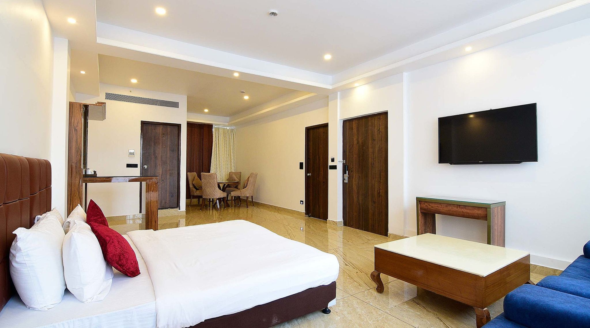Deluxe Family Room