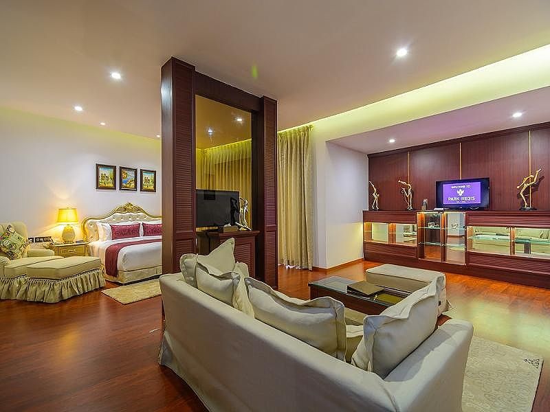 Deluxe Room, 1 King Bed, Balcony