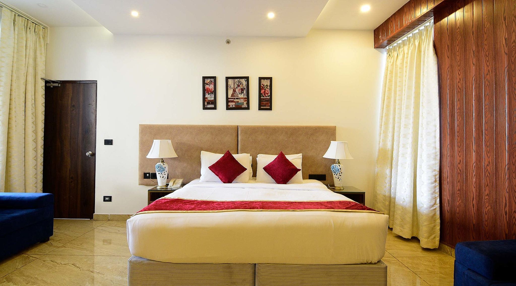 Deluxe Family Room