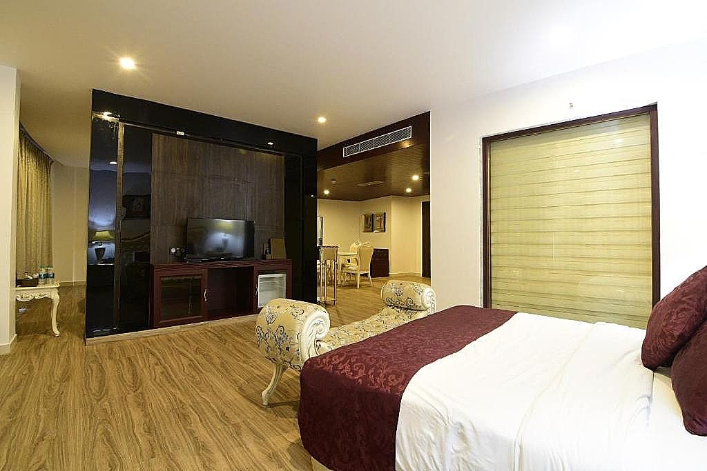 Park Regis Goa Deluxe Room with Balcony 4