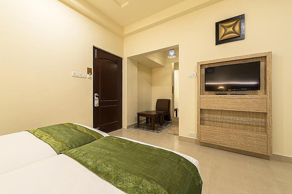 Treebo Nestlay Casa Deluxe Double Room 4