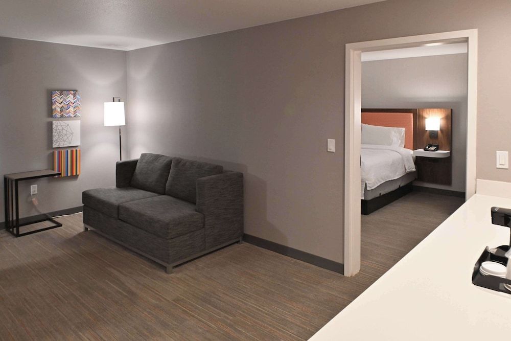 Suite, 1 King Bed, Non Smoking