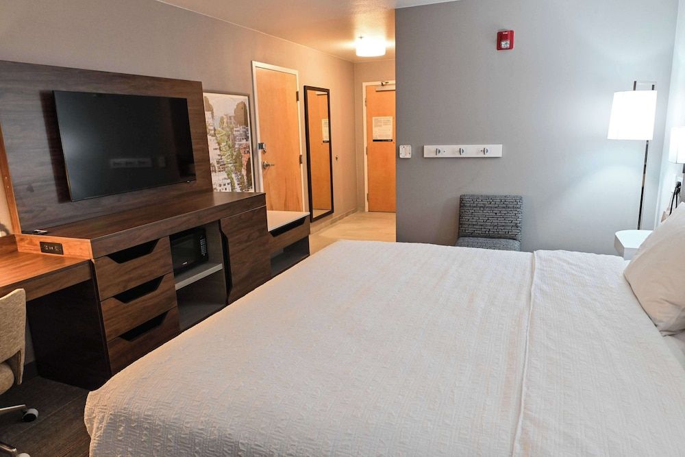 Room, 1 King Bed, Accessible