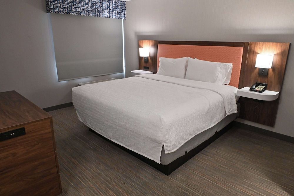 Suite, 1 King Bed, Non Smoking