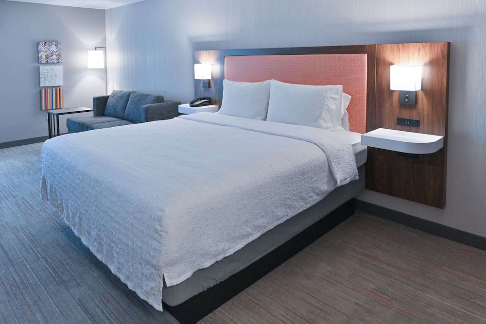 One King Bed, Non-Smoking
