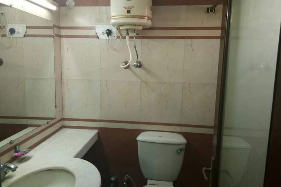 Maharaja Hotel Deluxe Room 6