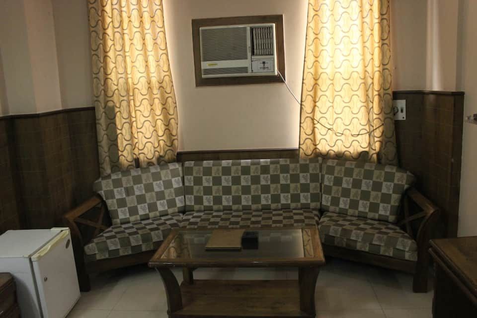 Maharaja Hotel Deluxe Room 7