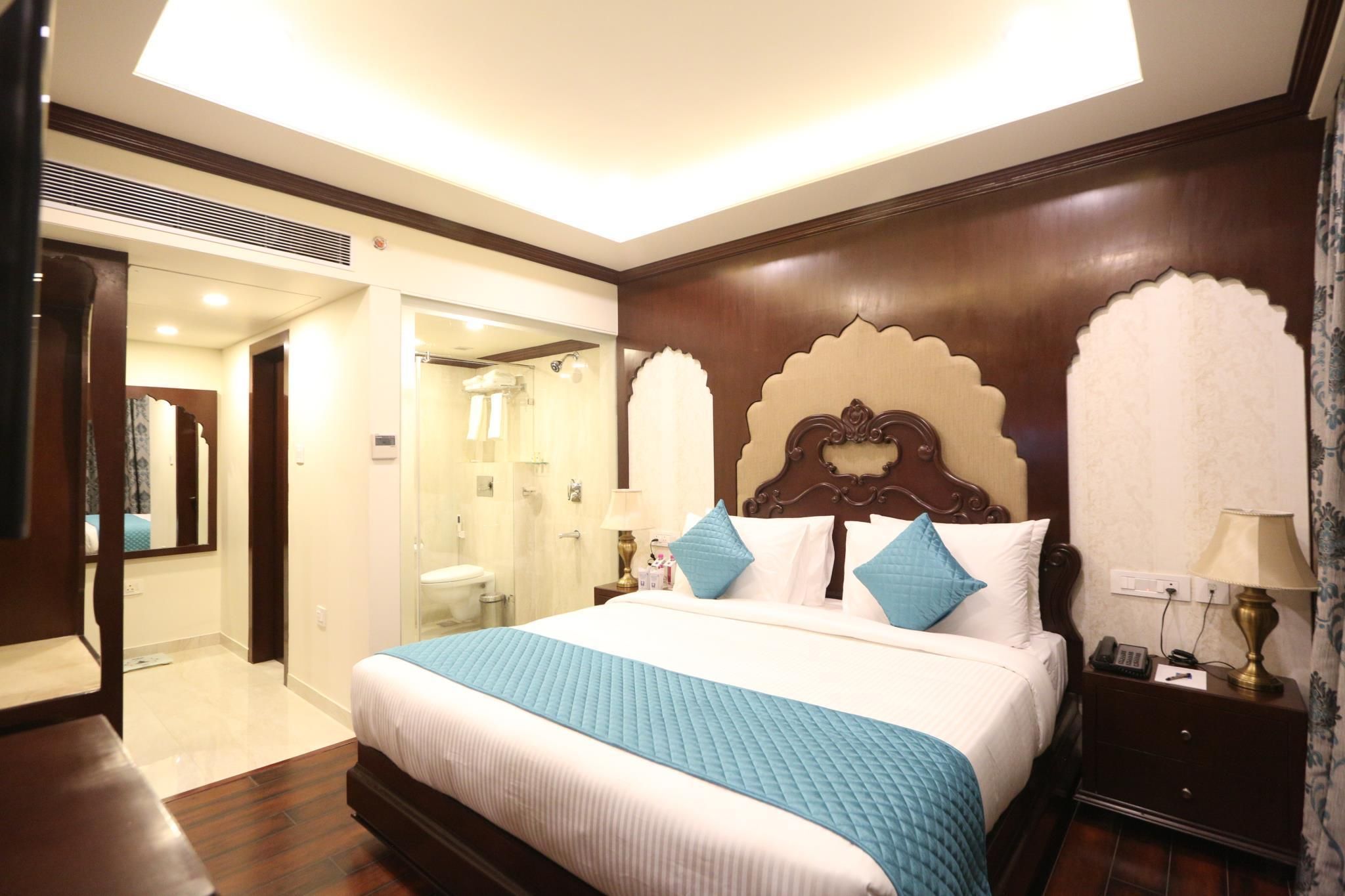 Suite Family Room