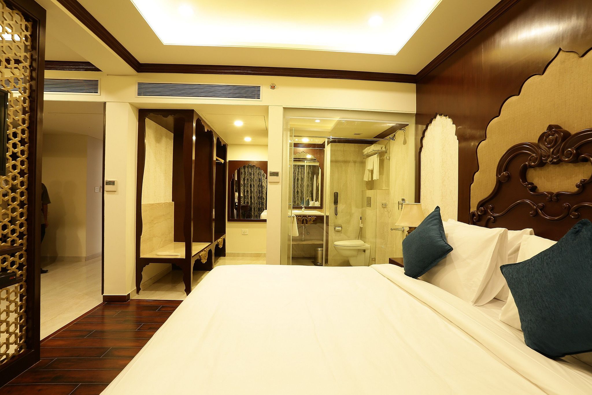 Luxury Suite with Double Bed and City view