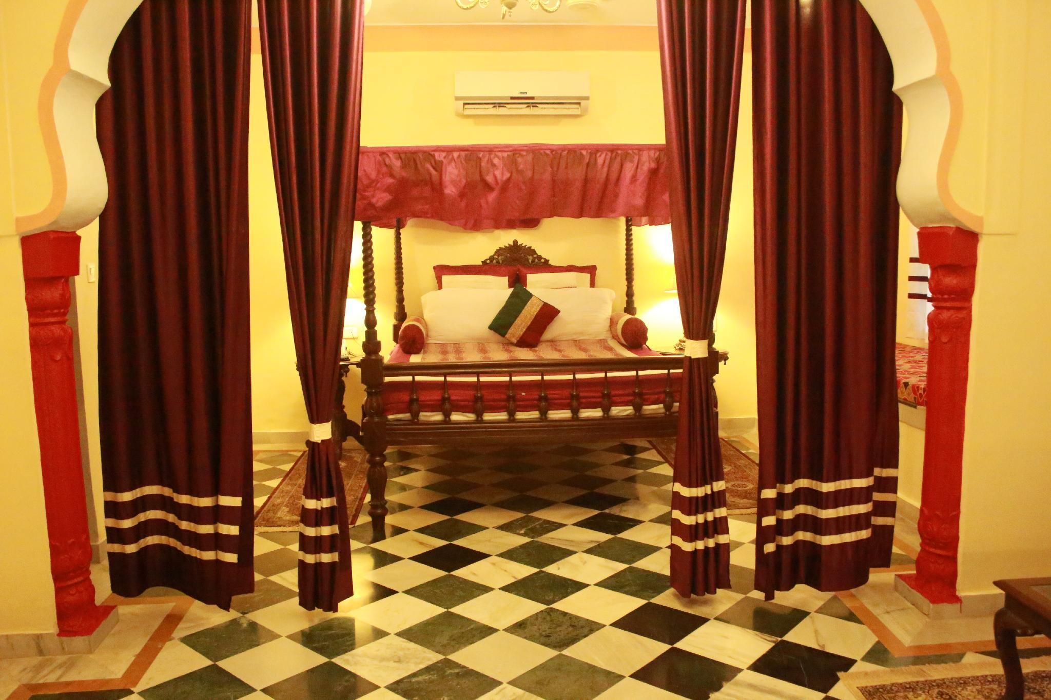 Super Deluxe Room