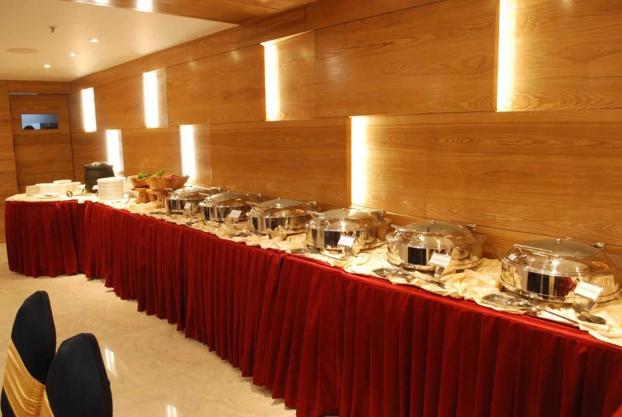 Food & Dining