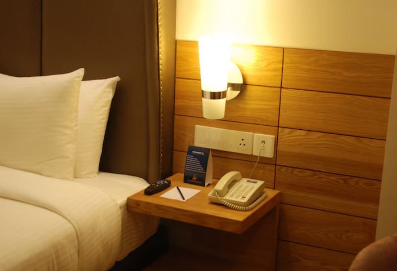 Glades Hotel Superior Room 3