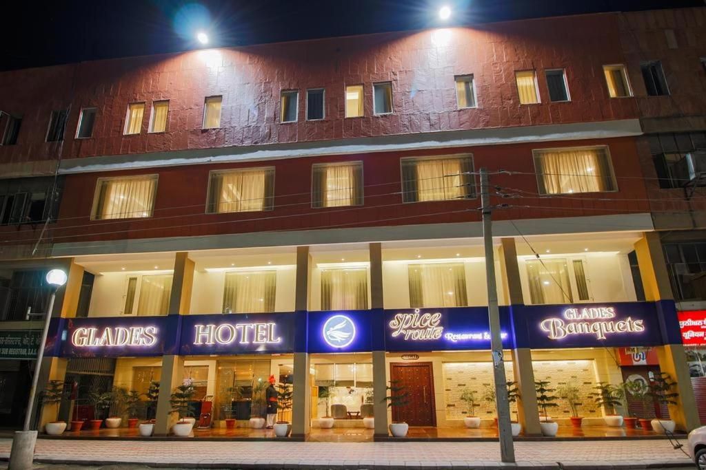 undefined Glades Hotel