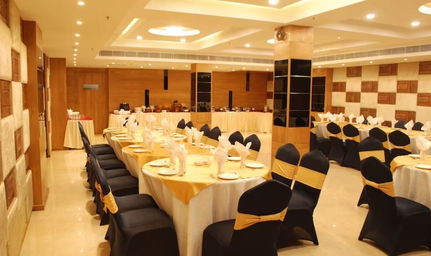 undefined Glades Hotel 10