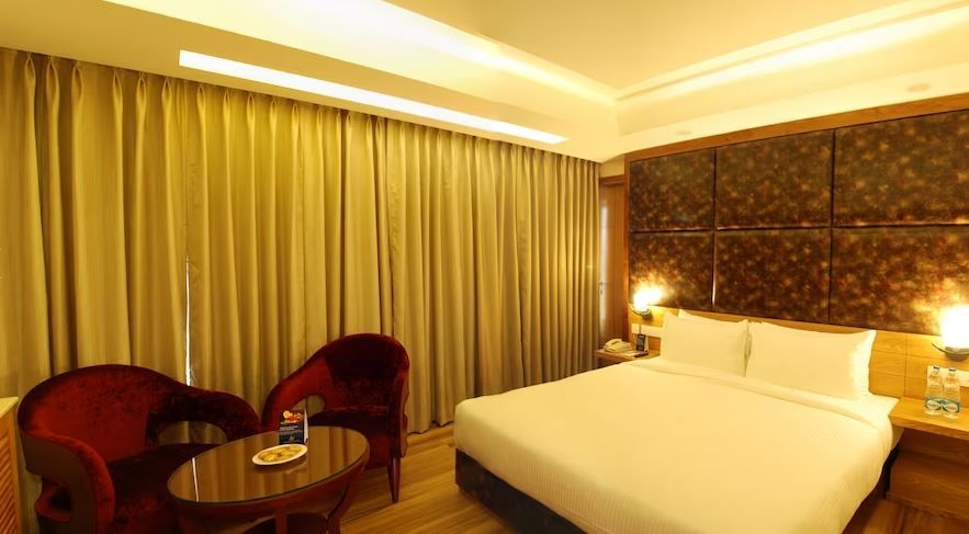 Glades Hotel Superior Room 2