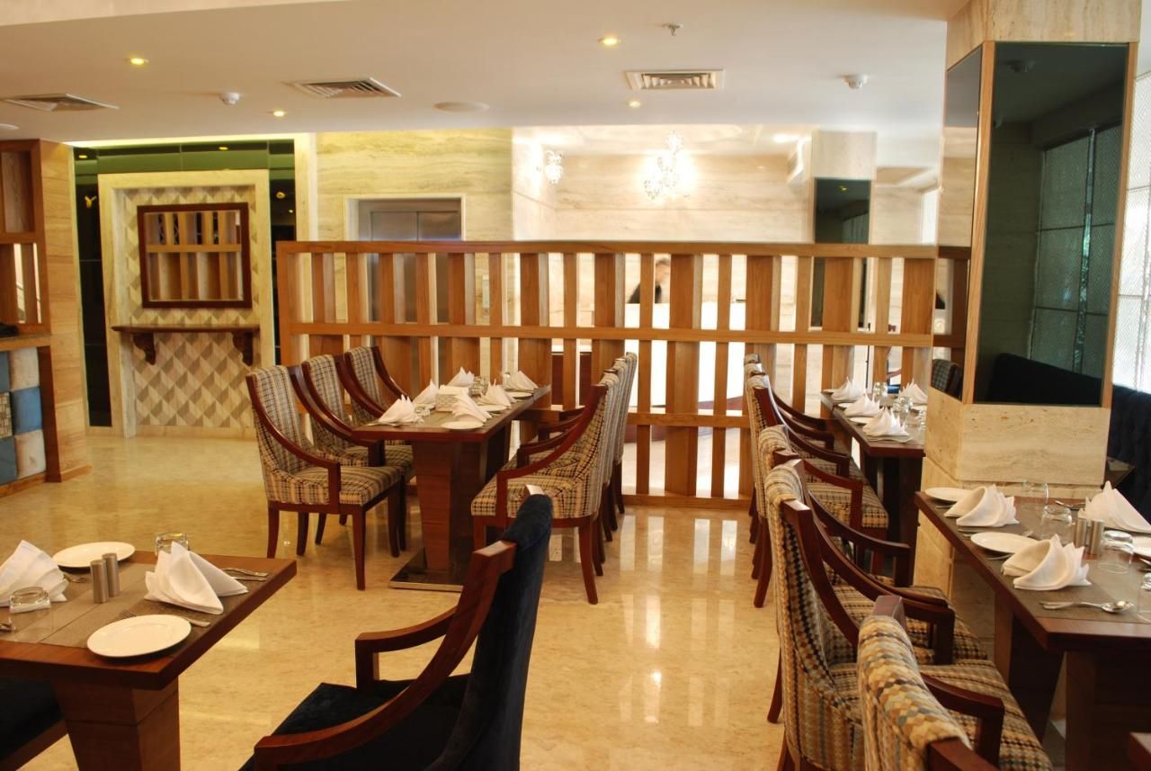 Food & Dining