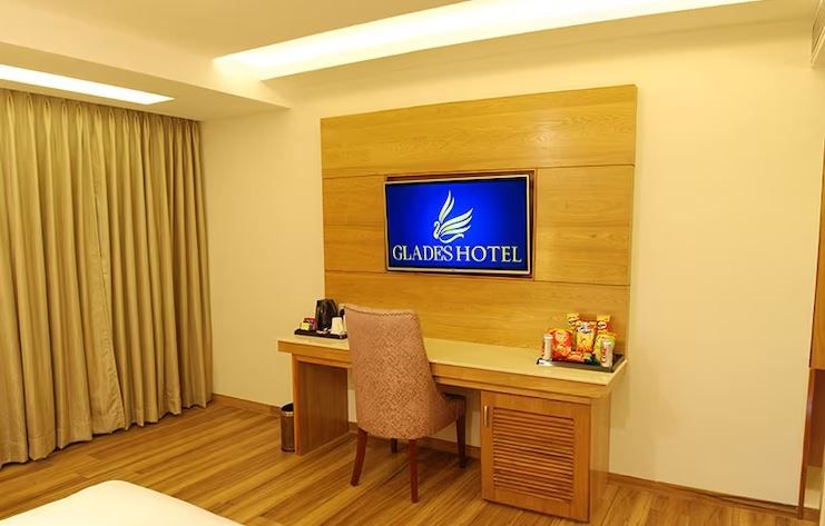 Glades Hotel Superior Room 4