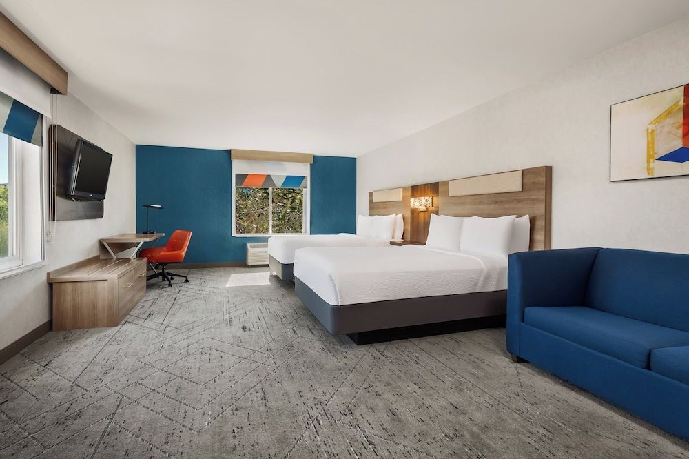 Suite, 2 Queen Beds, Corner