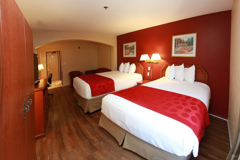Deluxe Room, 2 Queen Beds, Non Smoking