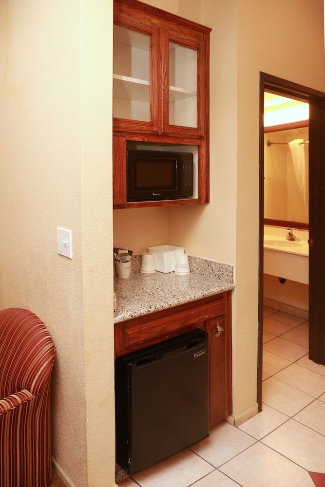 Studio Suite, 1 King Bed, Non Smoking
