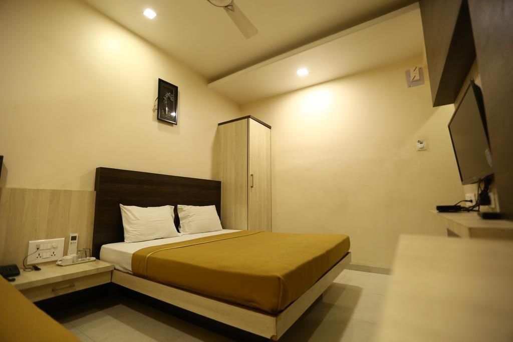 Hotel Madhuri Executive Standard Non AC Double Bed Room 2