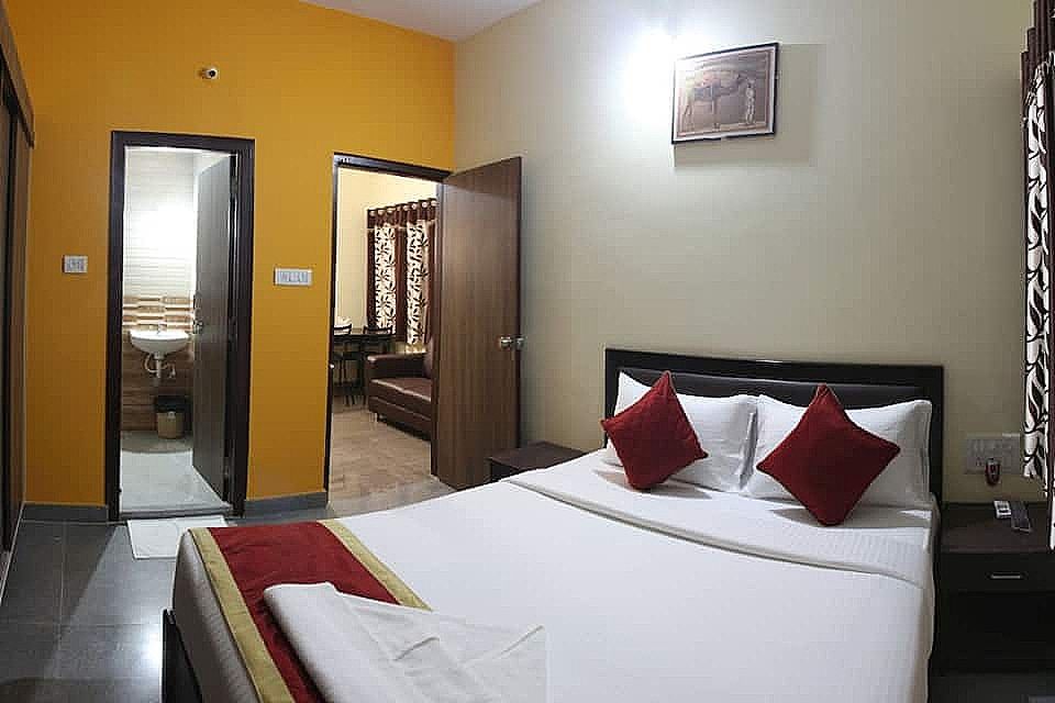 Tranzotel Bangalore Airport Standard Double Room 5