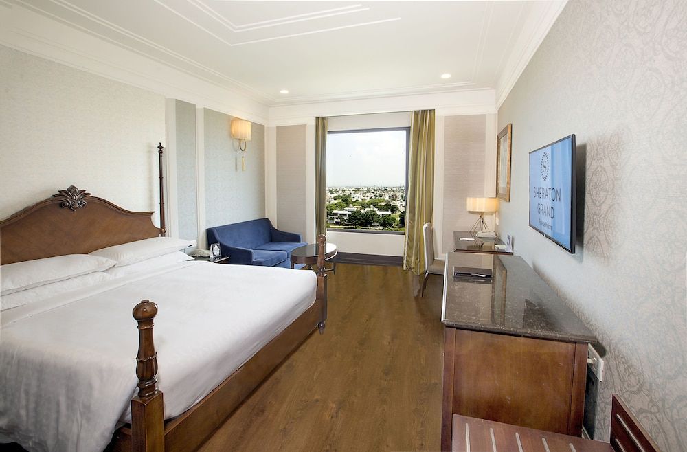 Club Room, 1 King Bed