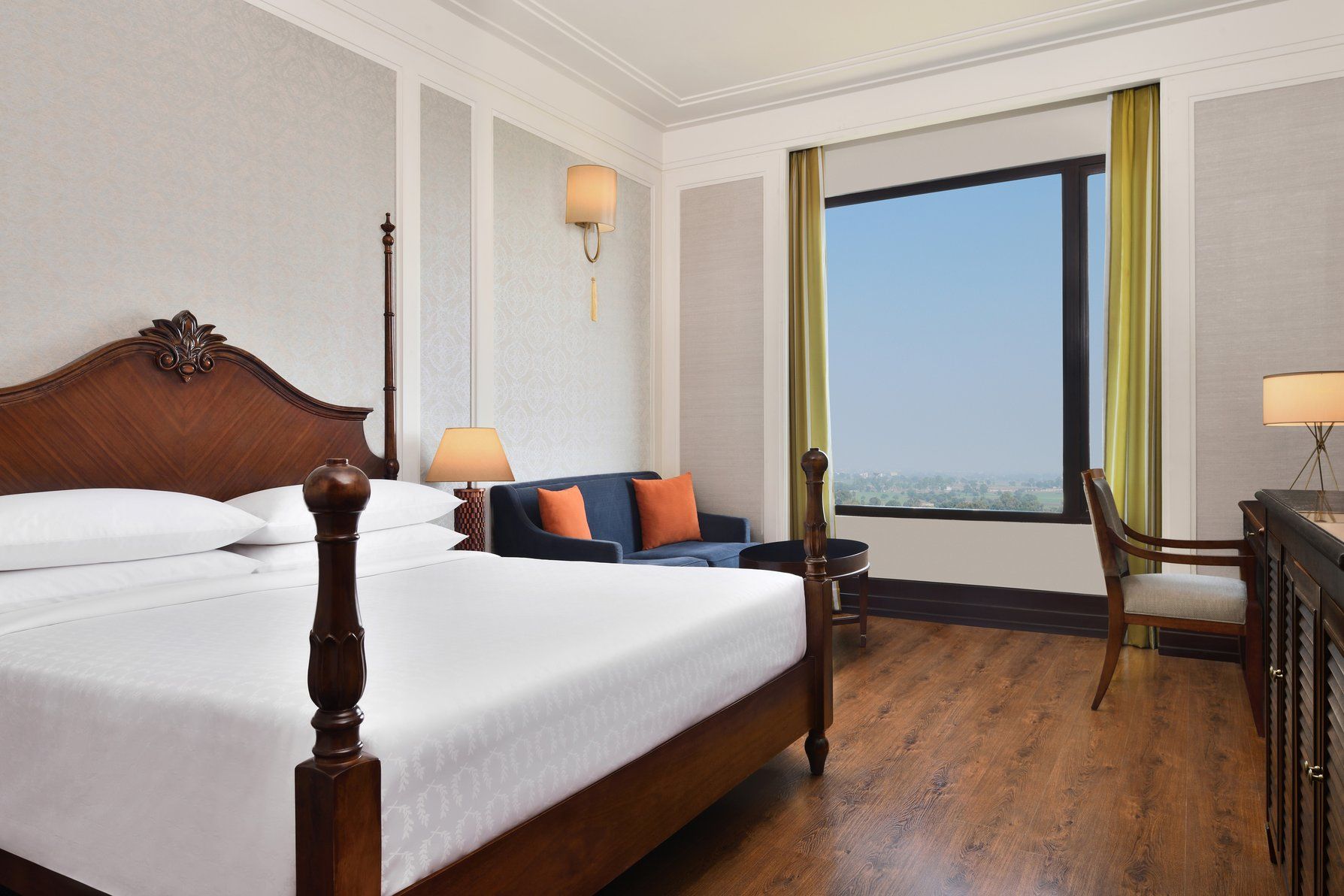 Club lounge access, Guest room, 1 King, High floor