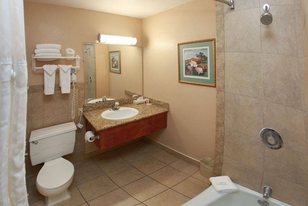 Upgraded, Room, 2 Queen Beds, Non Smoking