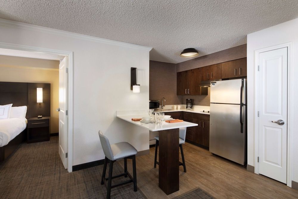 Sonesta ES Suites Fresno Suite, 1 Queen Bed with Sofa bed, Accessible (Hearing One Bedroom) 7