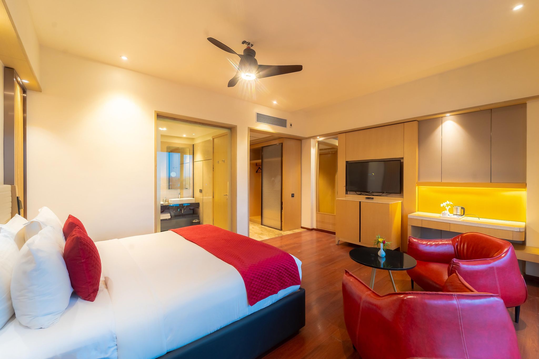 Crescent Family Suite View Room