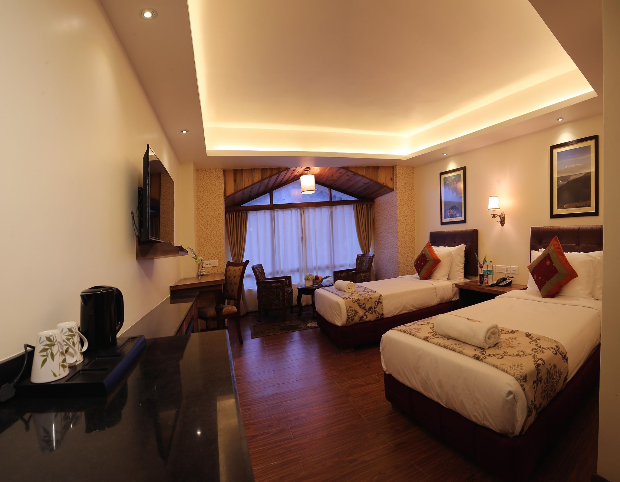 CRESCENT RESORT Deluxe Room 10