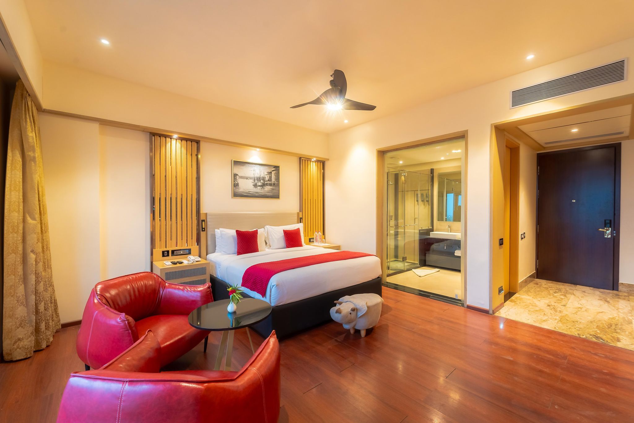 Crescent Family Suite View Room