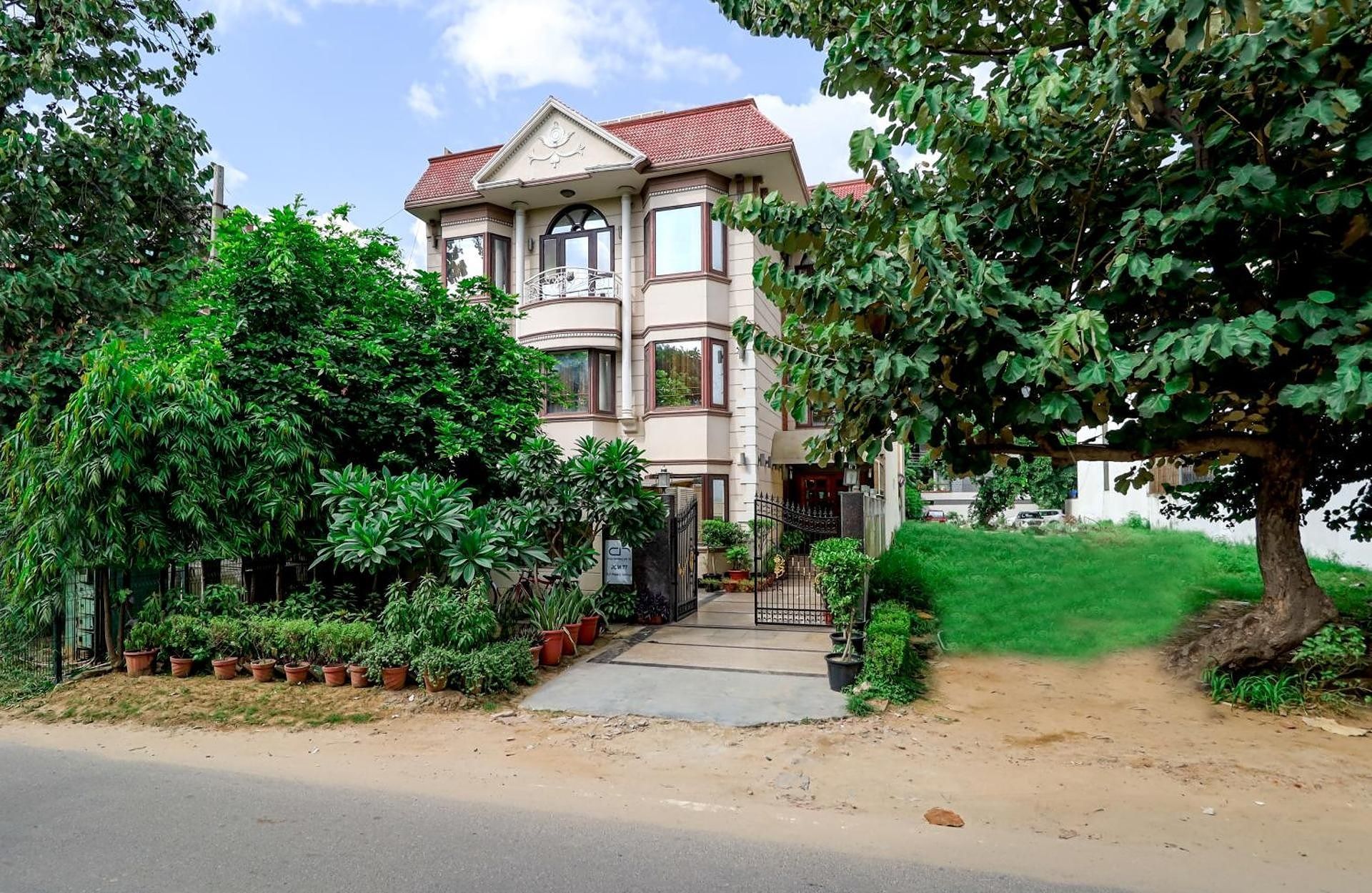 undefined Ahuja Residency Cyber City II 9