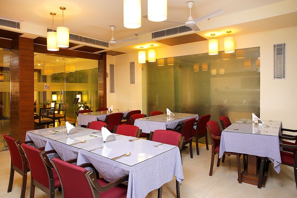 undefined Ahuja Residency Cyber City II 4